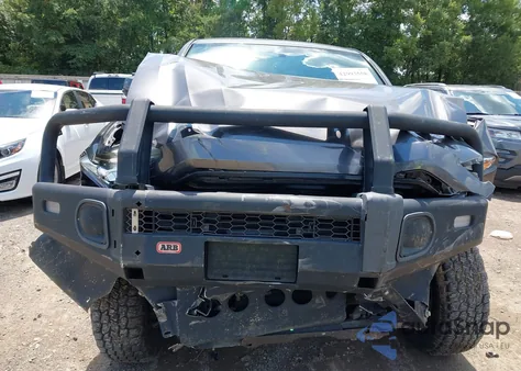 2017 Toyota Tacoma Sr V6 z USA, uszkodzony, nr VIN 5TFCZ5AN9HX121509